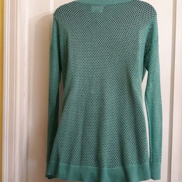 American Eagle Outfitters - Picture 3 of 6